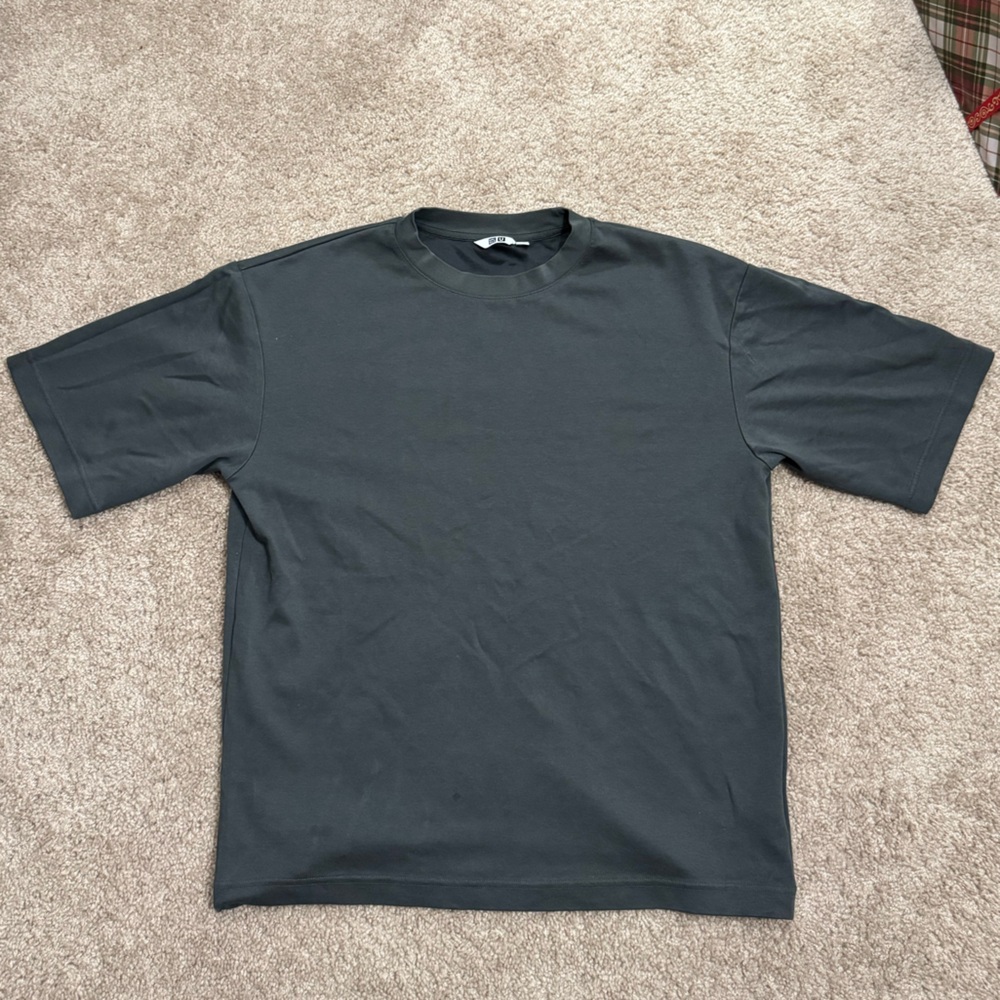 Uniqlo U Crew Neck Short Sleeve T-Shirt - Dark Gray Charcoal - Med-Large